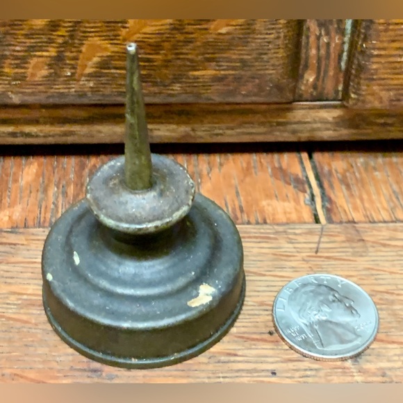 Antique Home Use Metal Straight Standard Spout Oil Can - Picture 3 of 14